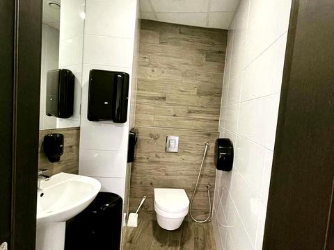 комерційна за адресою Королеви Єлизавети ІІ вул. (Глинки), 2