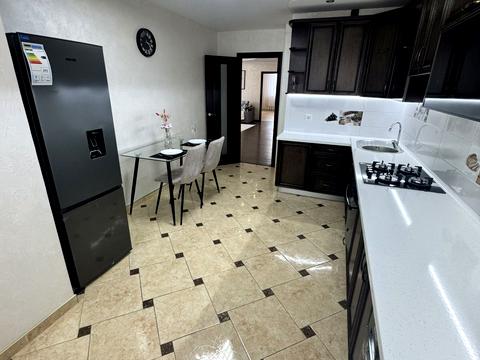 квартира за адресою Тролейбусна вул., (Будинок)