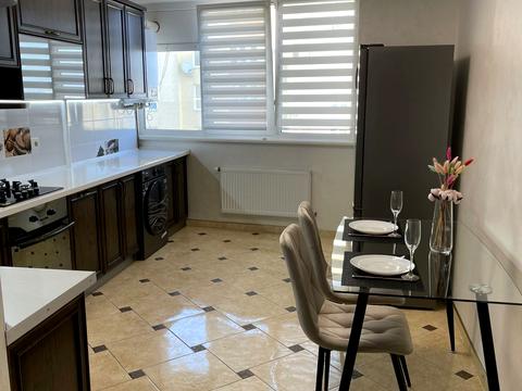 квартира за адресою Тролейбусна вул., (Будинок)