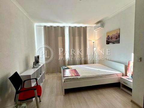 квартира за адресою Софії Русової вул., 7