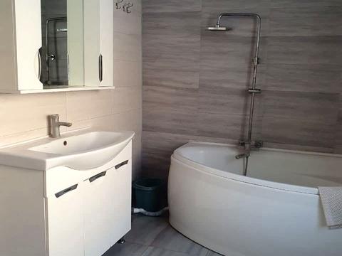 будинок за адресою Миру вул., 12