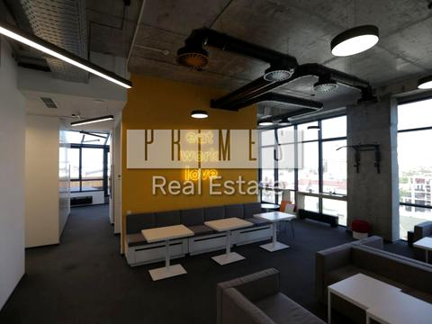 комерційна за адресою Кирилівська вул. (Фрунзе), 15/1