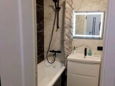 квартира за адресою Богдана Хмельницького вул., (Будинок 1)