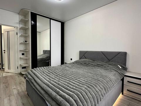 квартира за адресою Богдана Хмельницького вул., (Будинок 1)