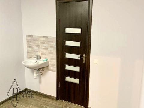 комерційна за адресою Академіка Амосова вул. (Пирогова), 5