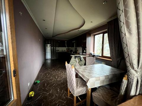 комерційна за адресою Братів Дужих вул. (Володимира Комарова), 35а