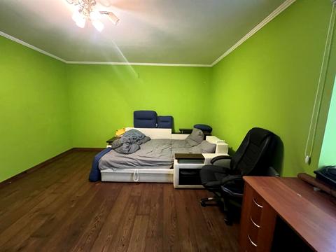 комерційна за адресою Братів Дужих вул. (Володимира Комарова), 35а