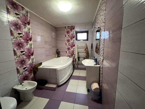 комерційна за адресою Братів Дужих вул. (Володимира Комарова), 35а