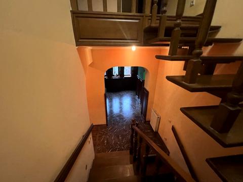 комерційна за адресою Братів Дужих вул. (Володимира Комарова), 35а