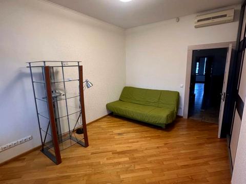 квартира за адресою Богдана Хмельницького вул., 82