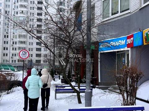 комерційна за адресою Миколи Бажана просп., 10