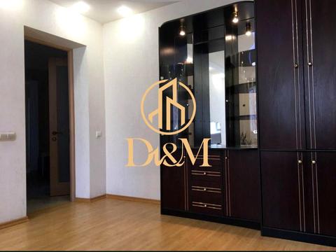 квартира за адресою Анни Ахматової вул., 15