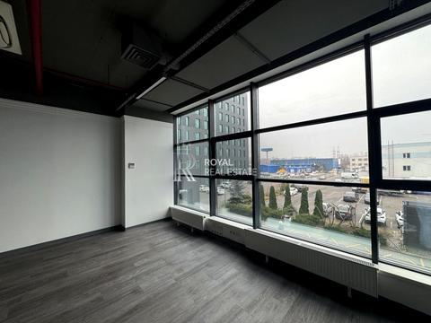 комерційна за адресою Степана Бандери просп. (Московський), 28 А