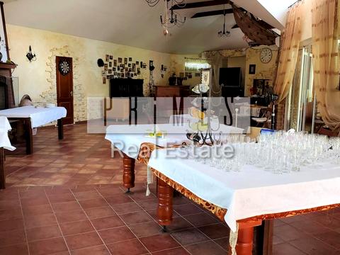 дом по адресу Богдана Хмельницького