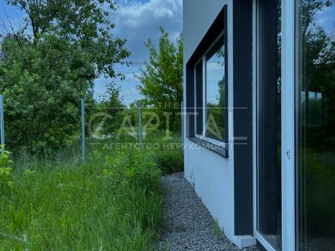 комерційна за адресою Дачна, 1