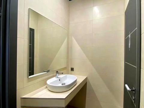 комерційна за адресою Київ, Євгена Коновальця вул. (Щорса), 36-Е