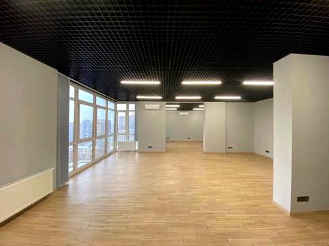 комерційна за адресою Євгена Коновальця вул. (Щорса), 36-Е