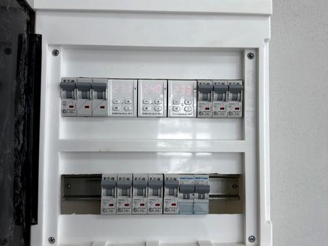 комерційна за адресою Центральна вул. (Чапаєва), 65