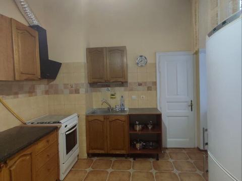 квартира за адресою Пекарська вул., 1