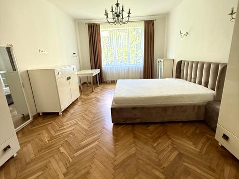 квартира за адресою Азовська вул., 5