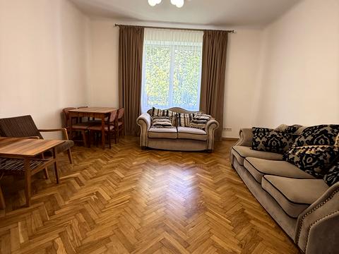 квартира за адресою Азовська вул., 5