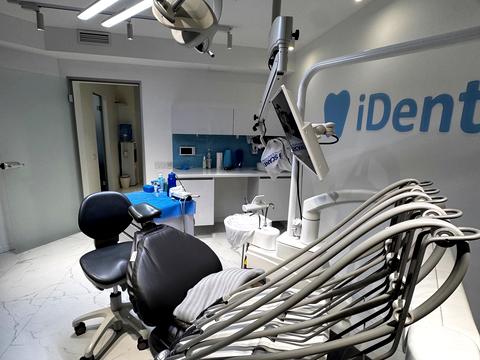 комерційна за адресою с. Святопетрівське, Богдана Хмельницького вул., 1-Б