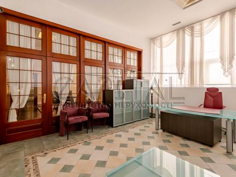 комерційна за адресою Київ, Дарвіна вул., 15