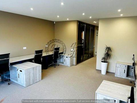 комерційна за адресою Джона Маккейна вул. (Івана Кудрі), 3-А