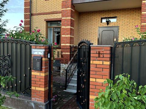 будинок за адресою Василя Сухомлинського вул.