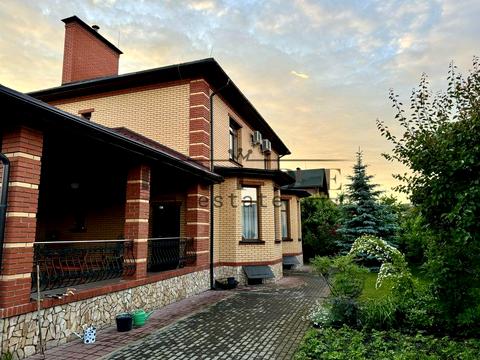 будинок за адресою Василя Сухомлинського вул.