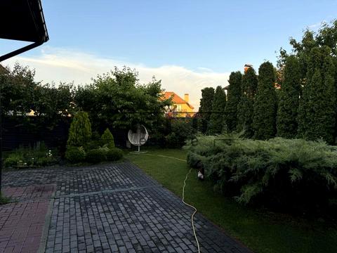 будинок за адресою Василя Сухомлинського вул.