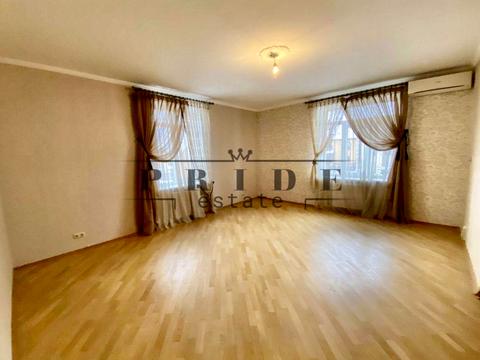 будинок за адресою Василя Сухомлинського вул.