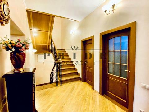 будинок за адресою Василя Сухомлинського вул.