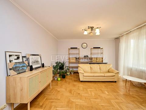 квартира по адресу Александра Конисского ул., 52-58