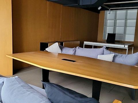 комерційна за адресою Петропавлівська вул., 14-е