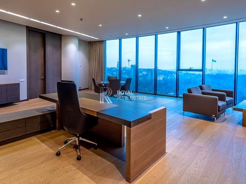 комерційна за адресою Київ, Болсуновська вул. (Сергія Струтинського), 13-15