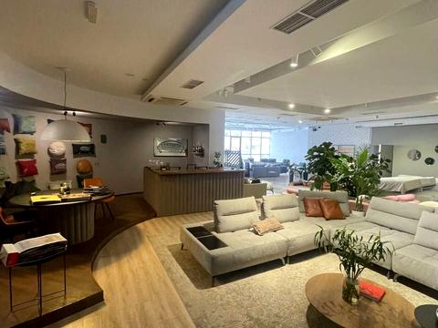 коммерческая по адресу Днепровская набережная ул., 7