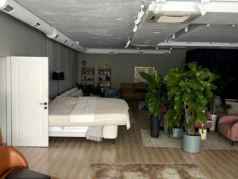 коммерческая по адресу Днепровская набережная ул., 7