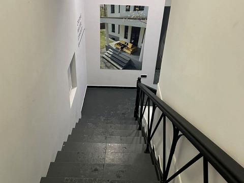 коммерческая по адресу Днепровская набережная ул., 7