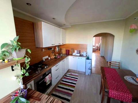 квартира за адресою Ревуцького вул., 8