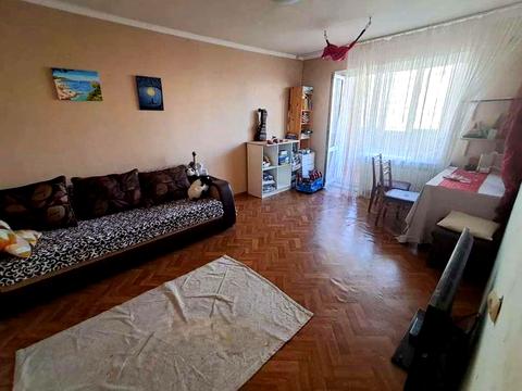 квартира за адресою Ревуцького вул., 8