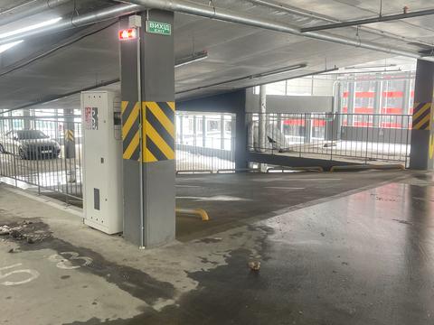 паркомісце за адресою Всеволода Змієнка вул., 32