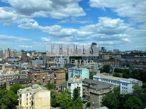 комерційна за адресою Жилянська вул., 68