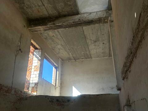 будинок за адресою Помаранчевої революції, 5