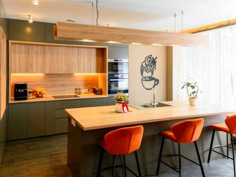 будинок за адресою Дачна