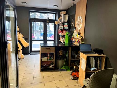 коммерческая по адресу Независимости ул. (Титова), 8