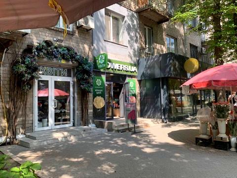 комерційна за адресою Незалежності вул. (Титова), 8