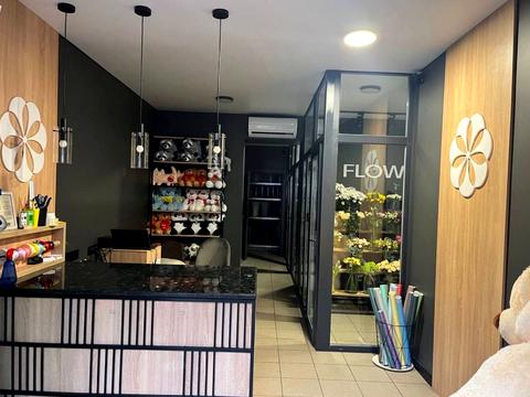 комерційна за адресою Незалежності вул. (Титова), 8