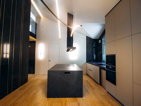 дом по адресу Евгения Коновальца ул.