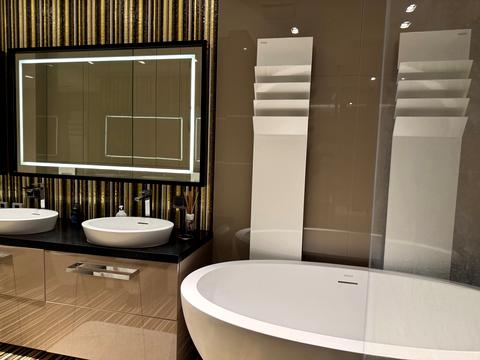 квартира за адресою Київ, Андрія Верхогляда вул. (Михайла Драгомирова), 9